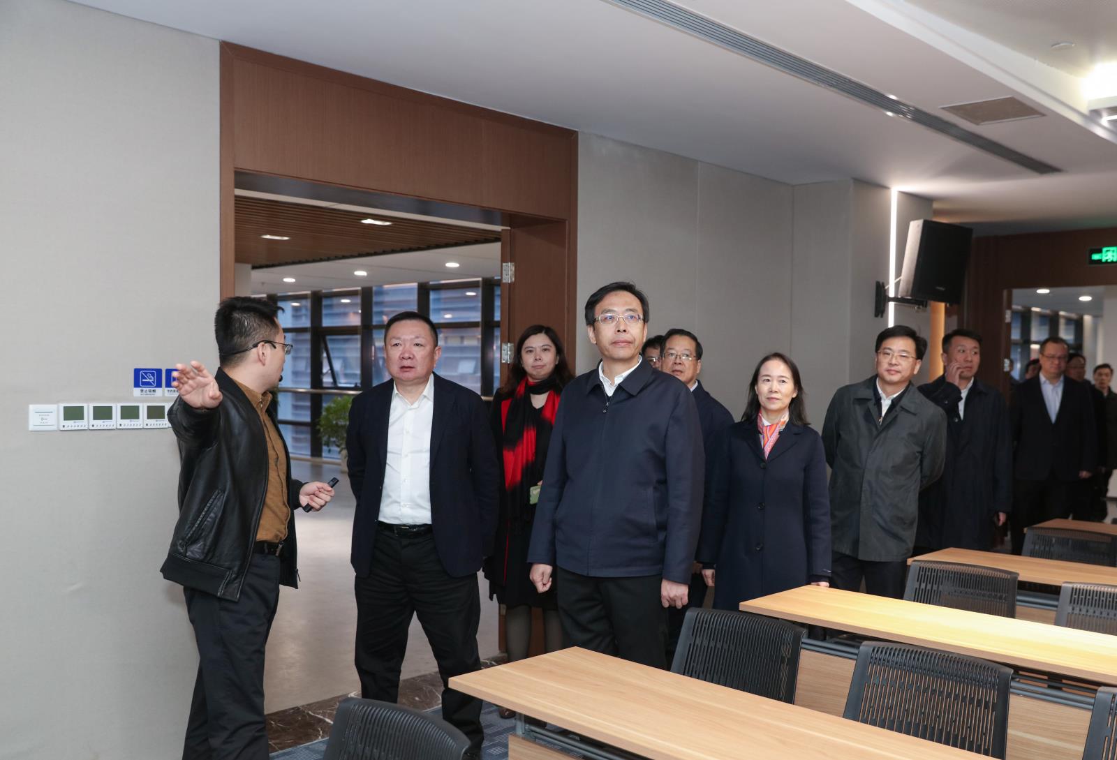 王晖市长调研中国(南通)beat365app登录入口_完美体育365官方网站_体育直播365下载保护中心2.jpg 王晖市长调研中国(南通)beat365app登录入口_完美体育365官方网站_体育直播365下载保护中心2.jpg